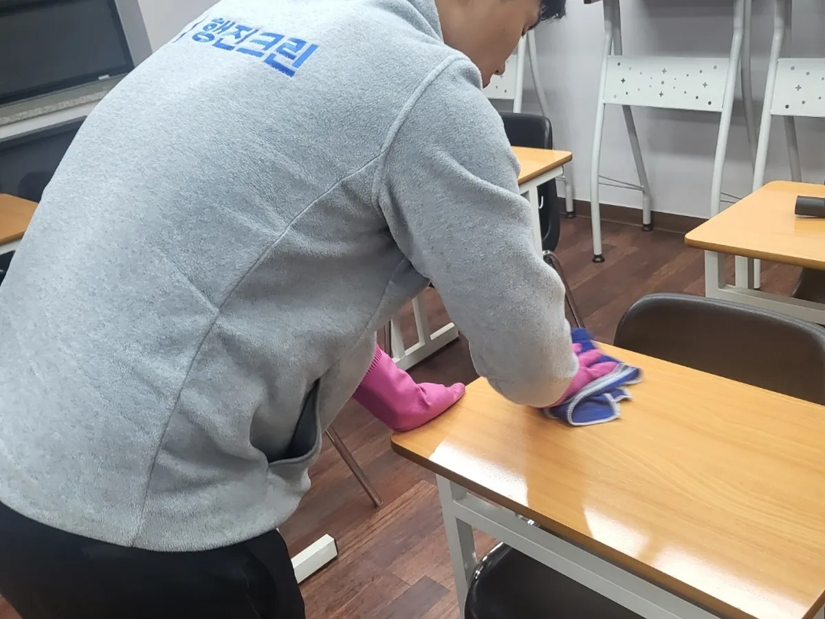 미추홀구 도화동 유치원 책걸상 교실 위생청소 사례 - 행진크린
