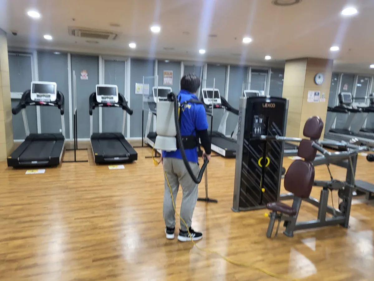 연수구 송도동 헬스장 샤워실 장비 주변 정밀 위생청소 사례 - 행진크린